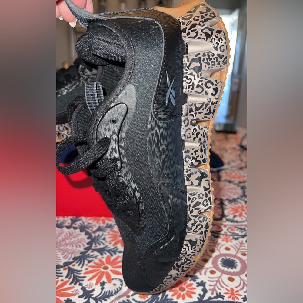 Womens Reebox ZIG DYNAMICA Size 7 Black With Leopard Print